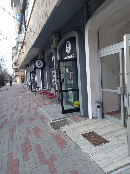 Inchiriez spațiu comercial Piatra-Neamț, B-dul. Traian