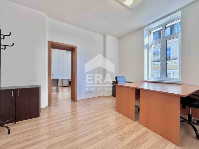 Дава се под наем Офис в София, Център - 116 кв.м за 2320 € - Снимка #7
