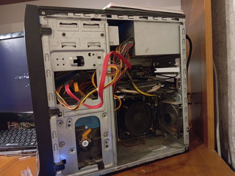 Монитор и компьютер