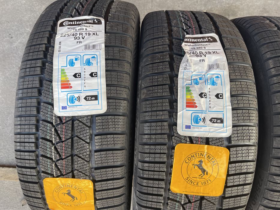2 anvelope Noi 225/40/19 Continental
