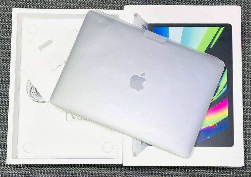 продается ноутбук apple macbook pro 13 m1 8/256 silver