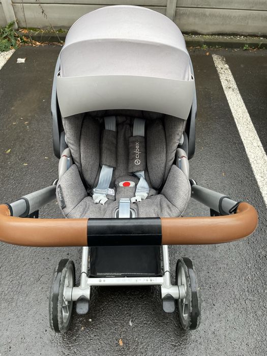Scoică auto Cybex Z i-Size – în stare foarte bună