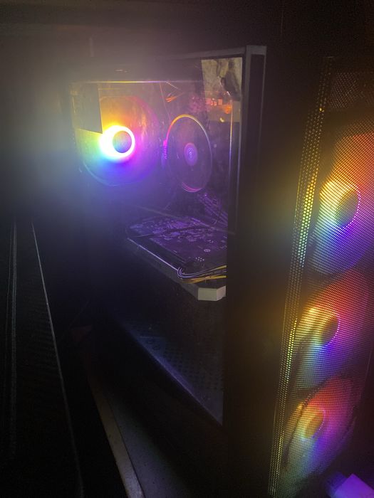 Геймърски компютър Ryzen 5 3600 / GTX 1650 4GB / 32GB RAM / SSD /