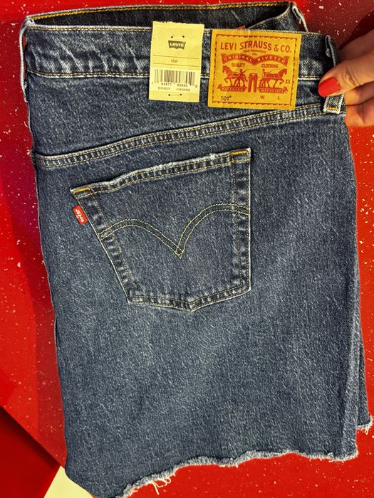 Blugi dama Levis marime XXL/ 18 corespund 46/48 NOI