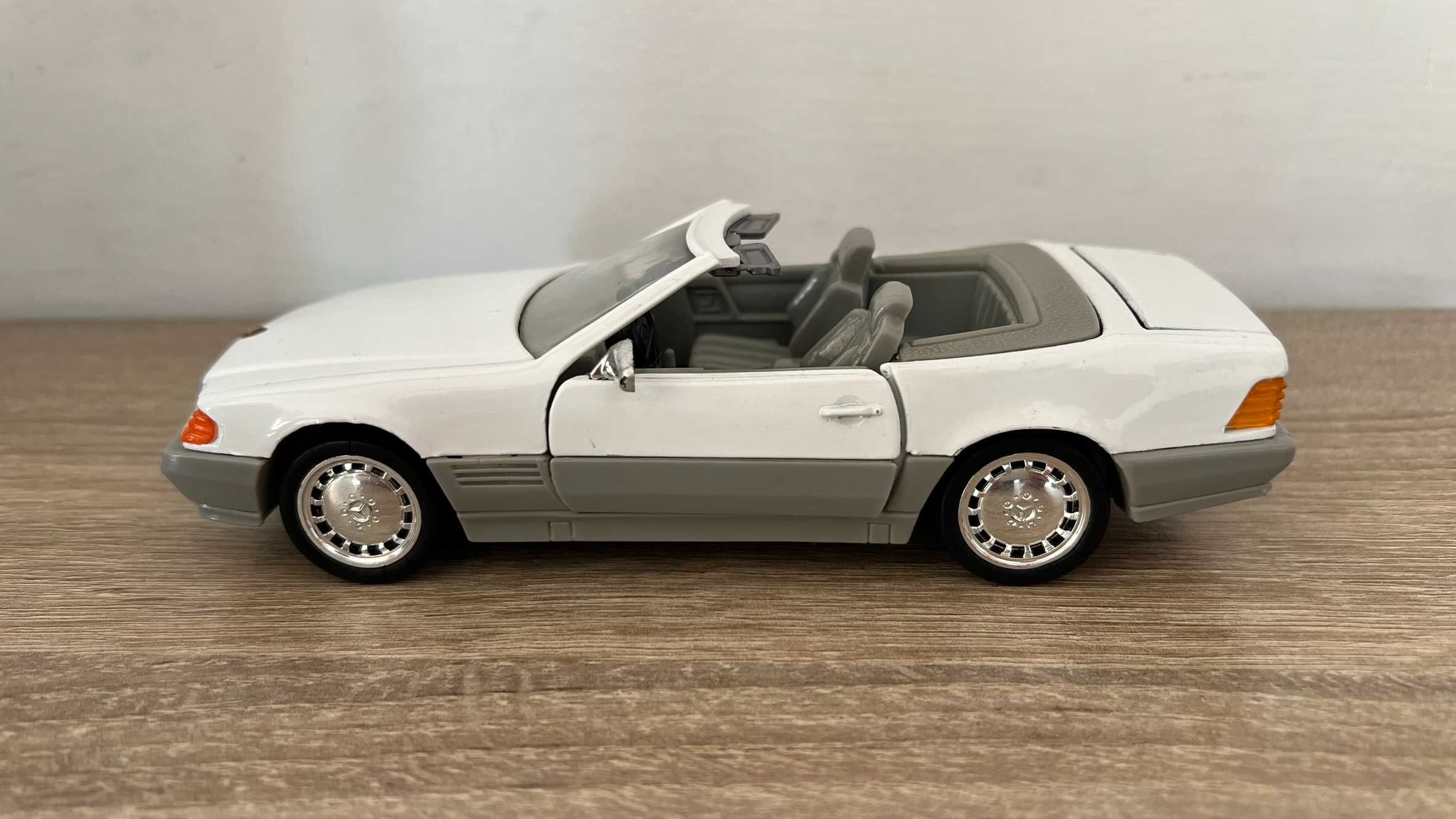 Mercedes Benz 500SL 1989 1:24