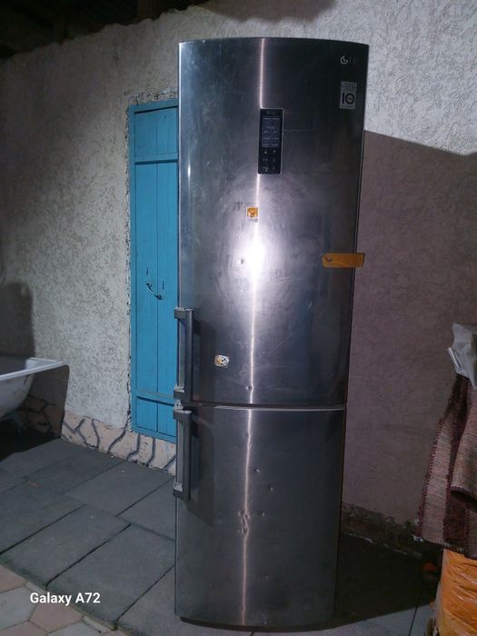 Холодильник марки LG