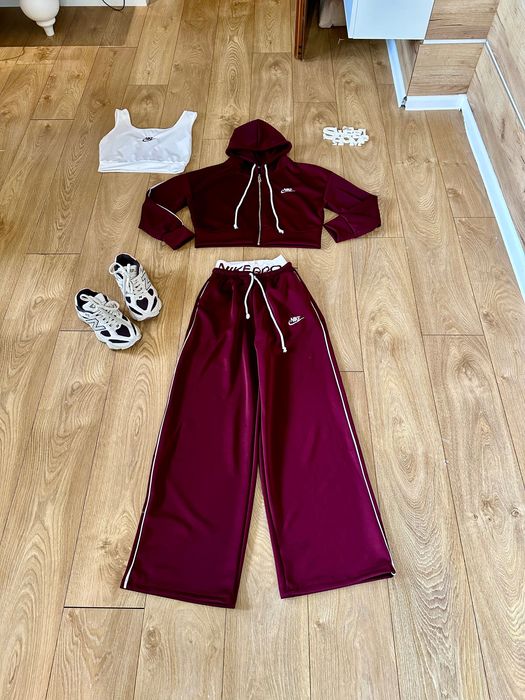 Разкошен спортен сет 3 части Nke