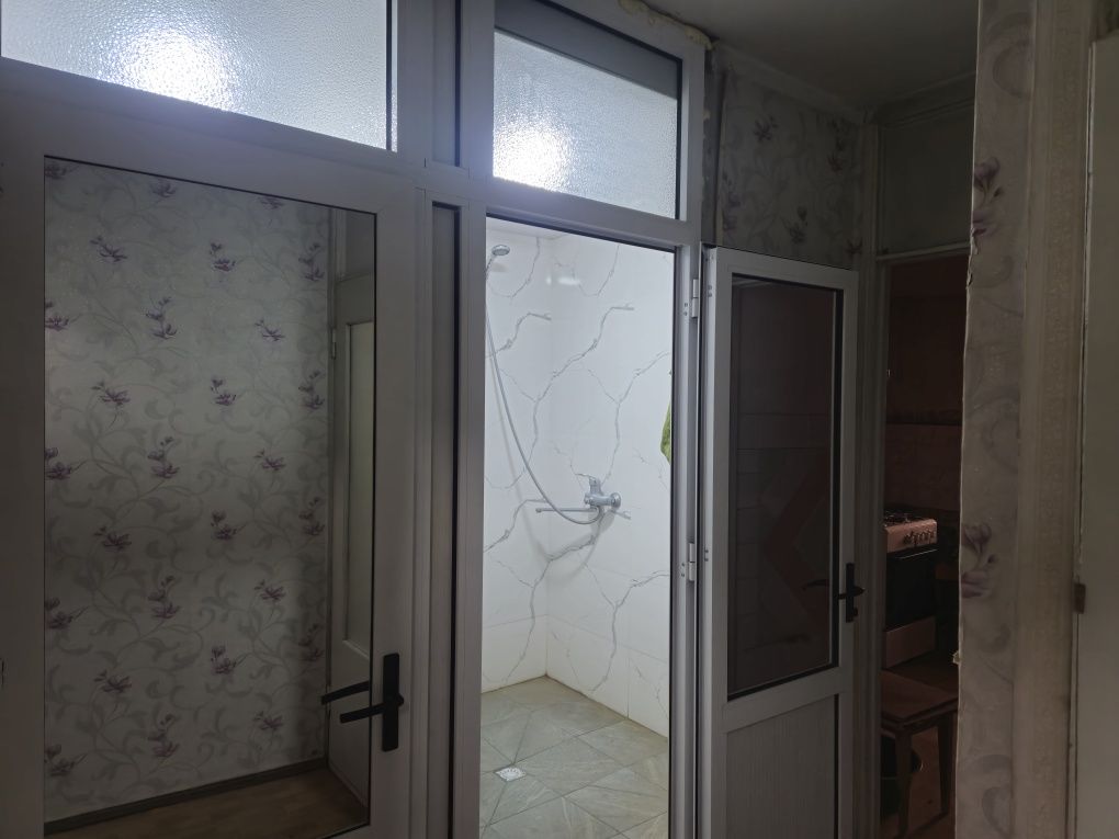 2 хонали қулай ҳудудда жойлашган уй. Квартира с шикарной локацией.