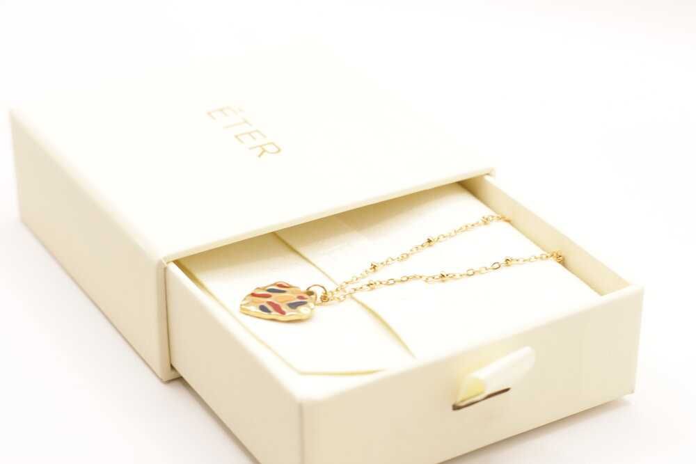 КОЛИЕ "СЪРЦЕ ОТ ЗЛАТО" | Медицинска стомана Луксозна | Кутия | ÉTER