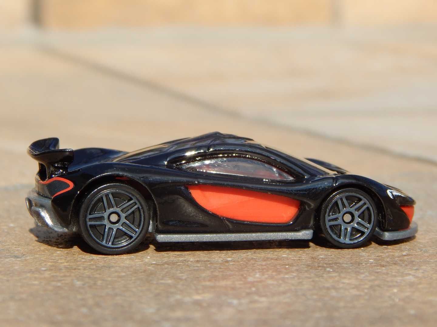 Macheta supercar McLaren P1 sc 1:64 Hot Wheels