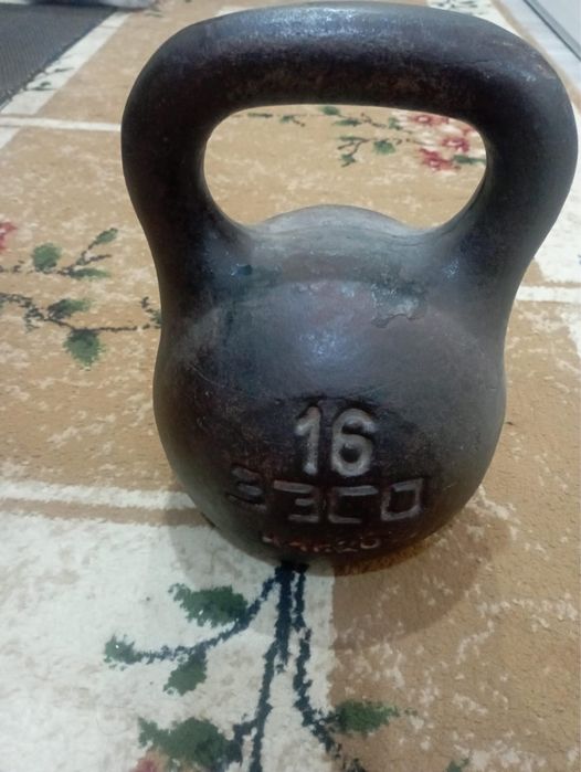 Продам гирю 16 кг