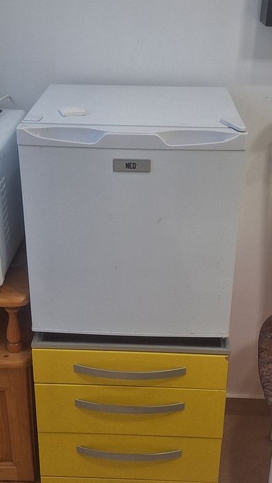 Хладилник,минибар