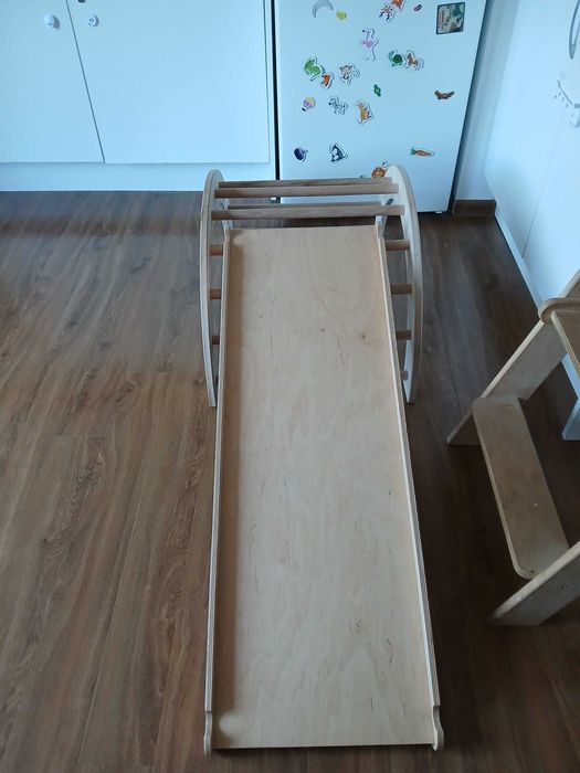 Дървена арка, рампа за катерене и пързалка