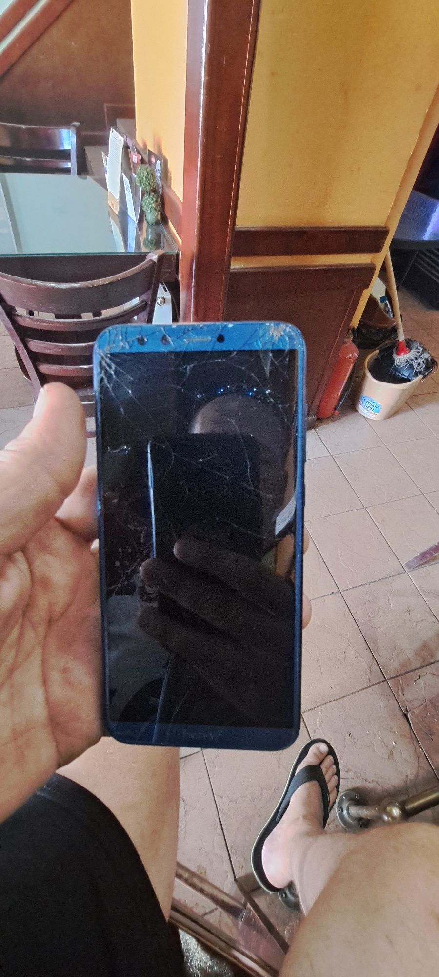 Продавам honor 9 lite