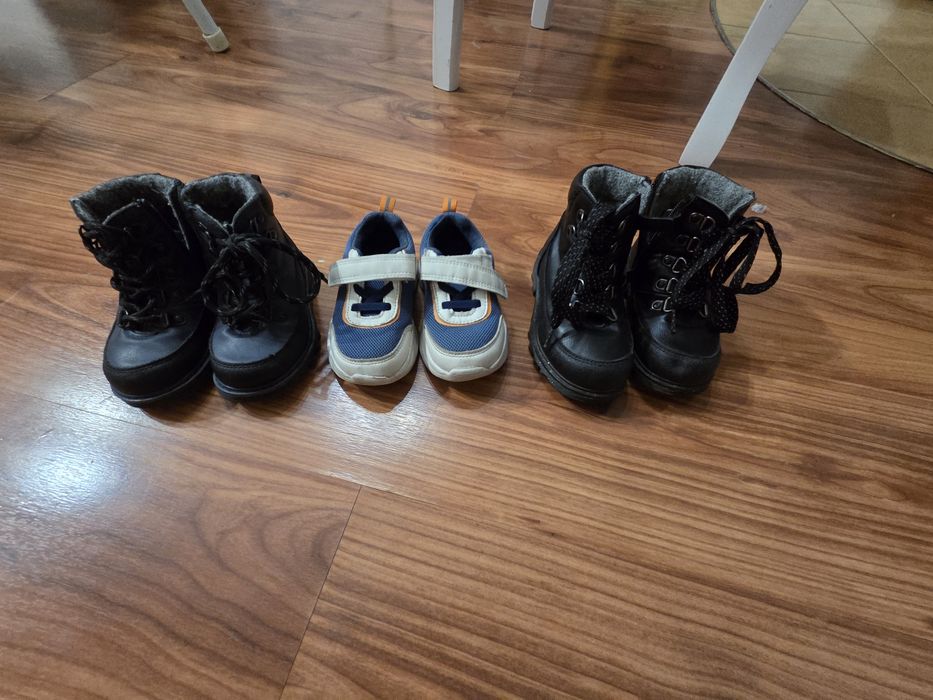 Ботинки осенние и кроссовки 23 и 25 размер