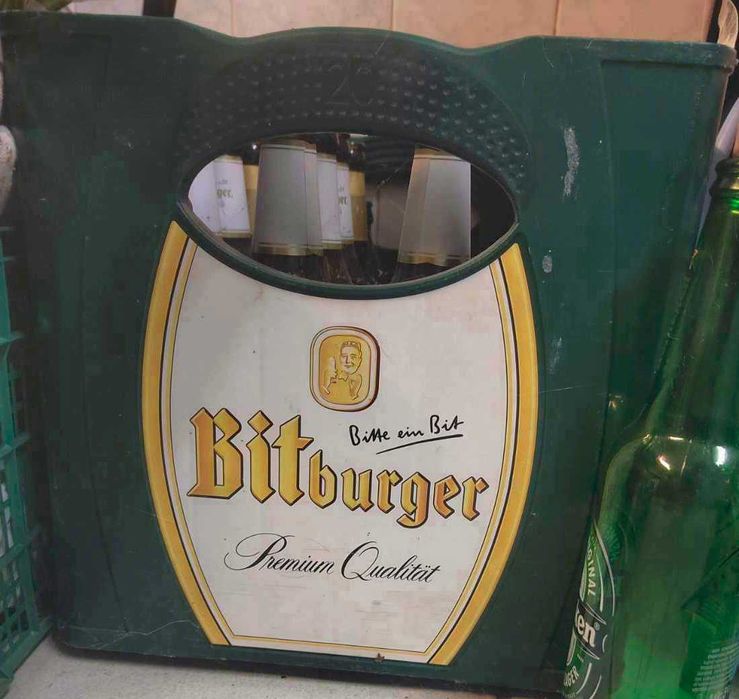 Каса от бира с амбалажа