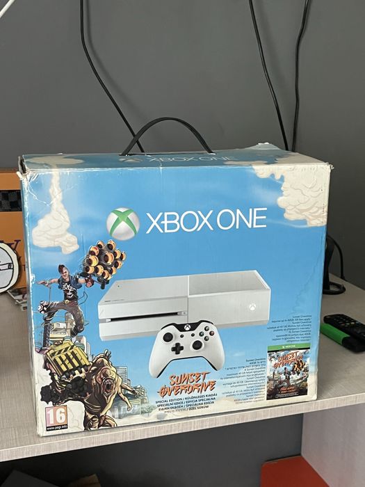 Xbox one 500gb.