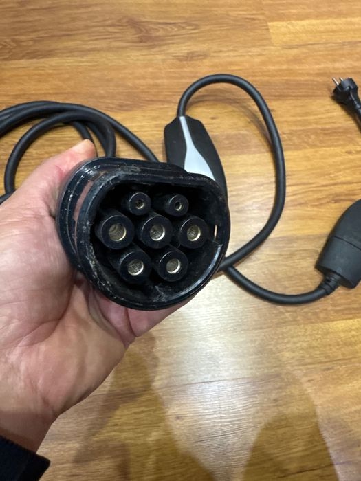 Зариадно за Тесла