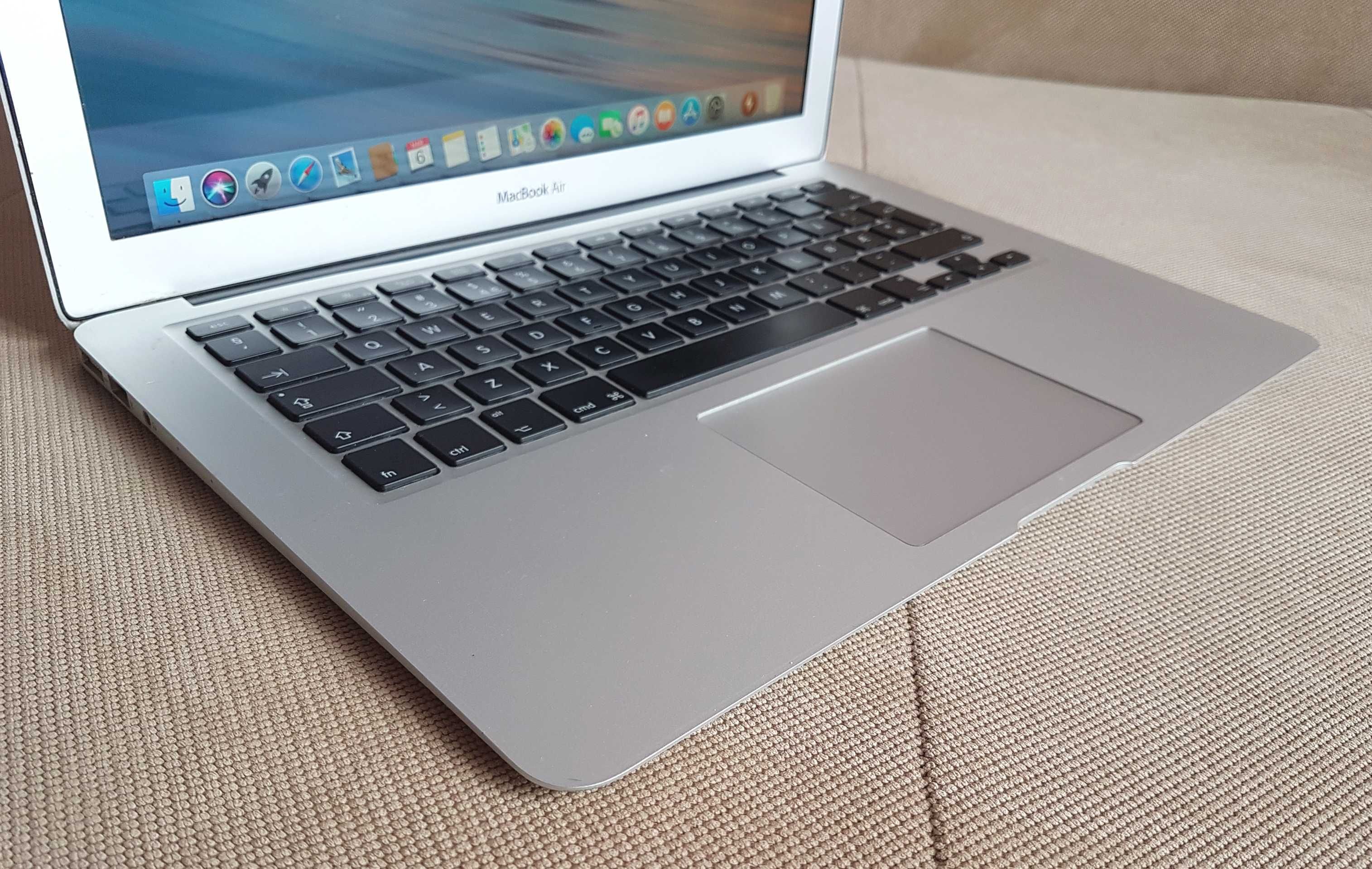 Laptop Macbook Air 13" 2014, i5, 4 GB RAM, SSD 128 GB, taste luminate