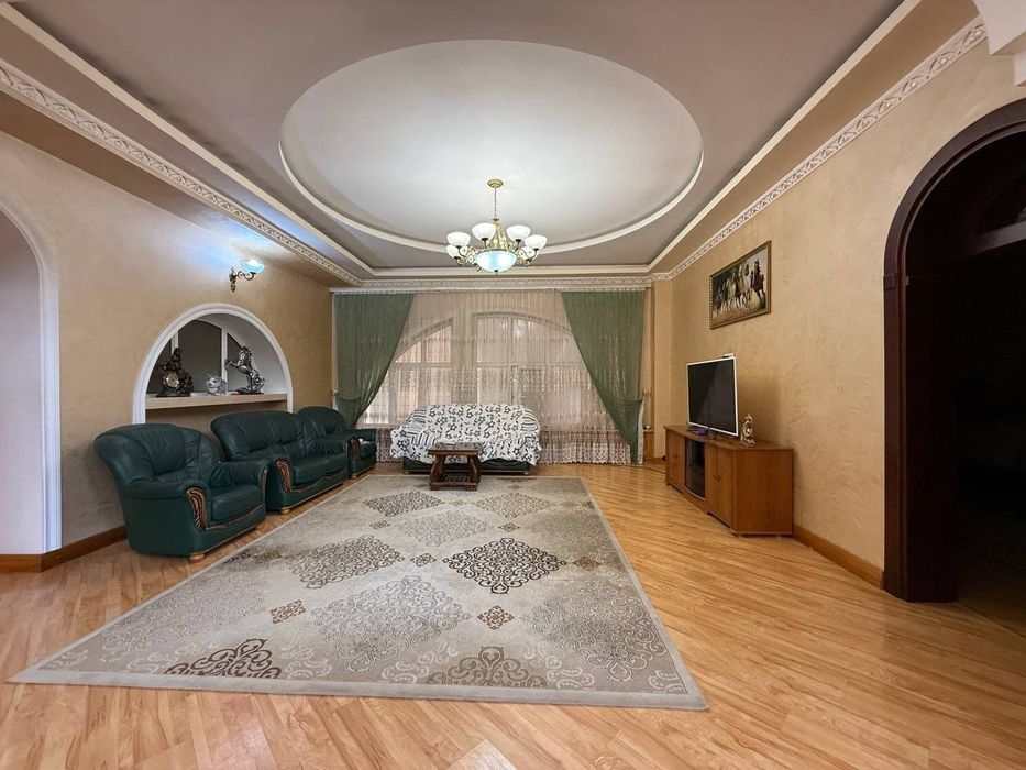 Продается дом 9 соток 
Мирзо-Улугбекский район 
Ориентир: Центр Лунача