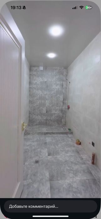 Uchqaxramon postidan 5 km ichkarida . 2 sotix 5 xona Pod klyuch.