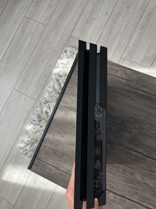 Vand PS4 PRO 1TB