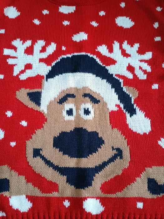 Нов коледен пуловер