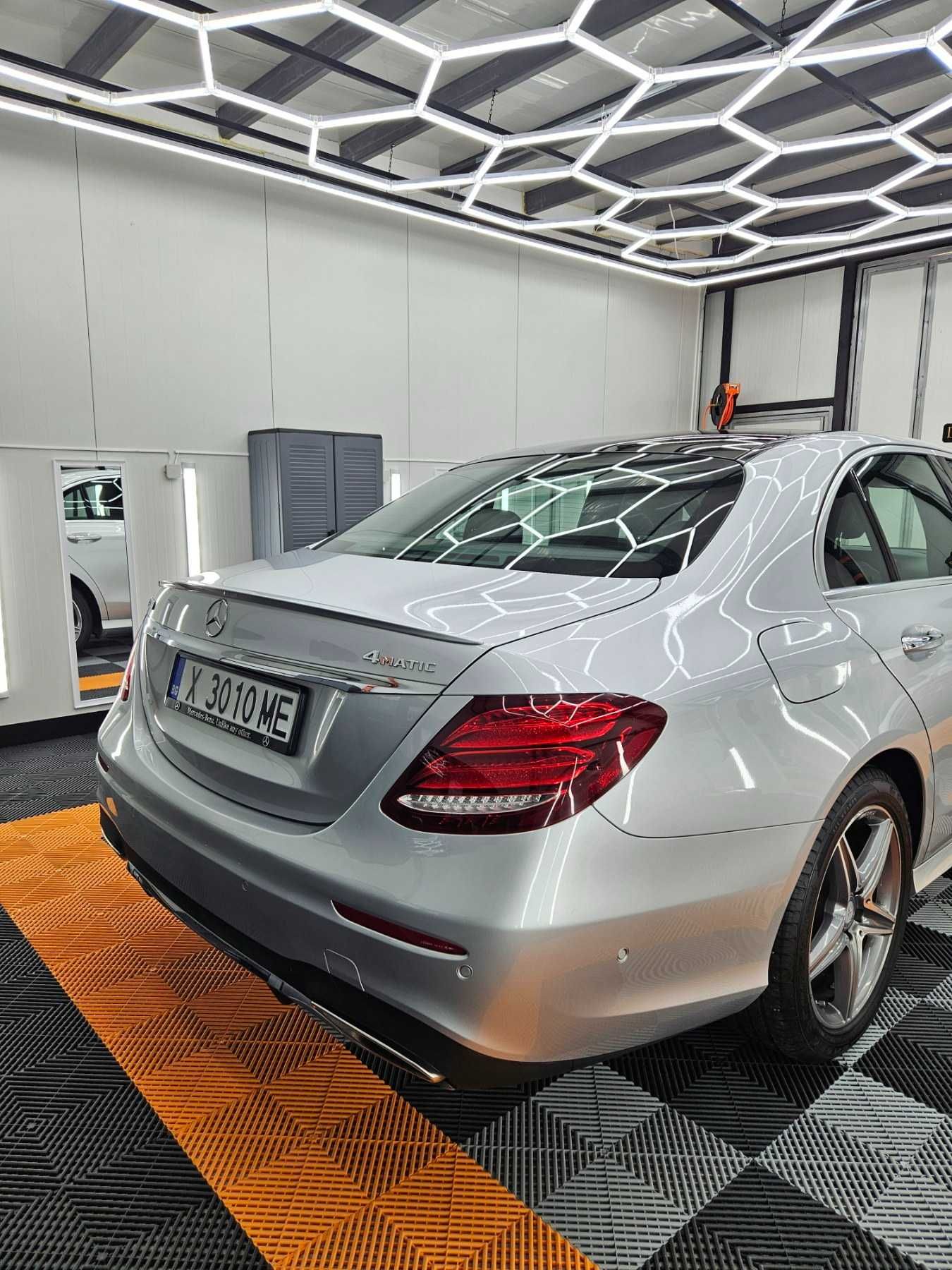 Mercedes-Benz E 300 4 MATIC AMG Line