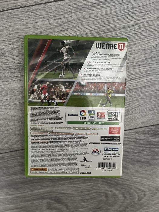 Vând fifa 11 xbox 360