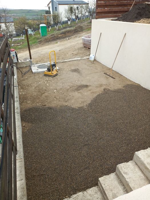 Executam Montaj pavaj si reparati