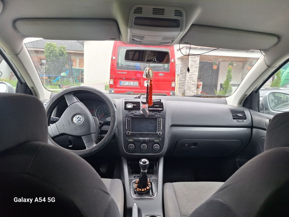Vând golf 5 1,9 tdi
