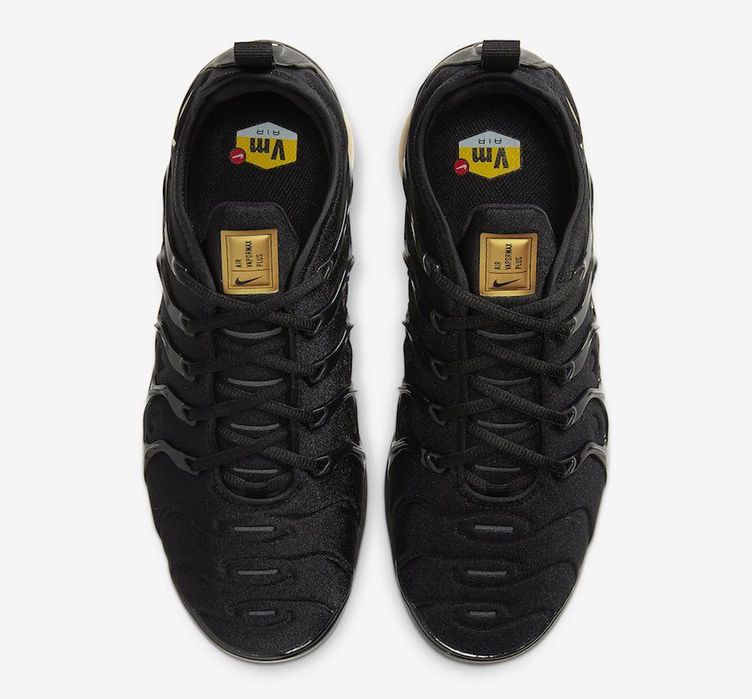 Nike VaporMax plus "Black/Metallic/Gold