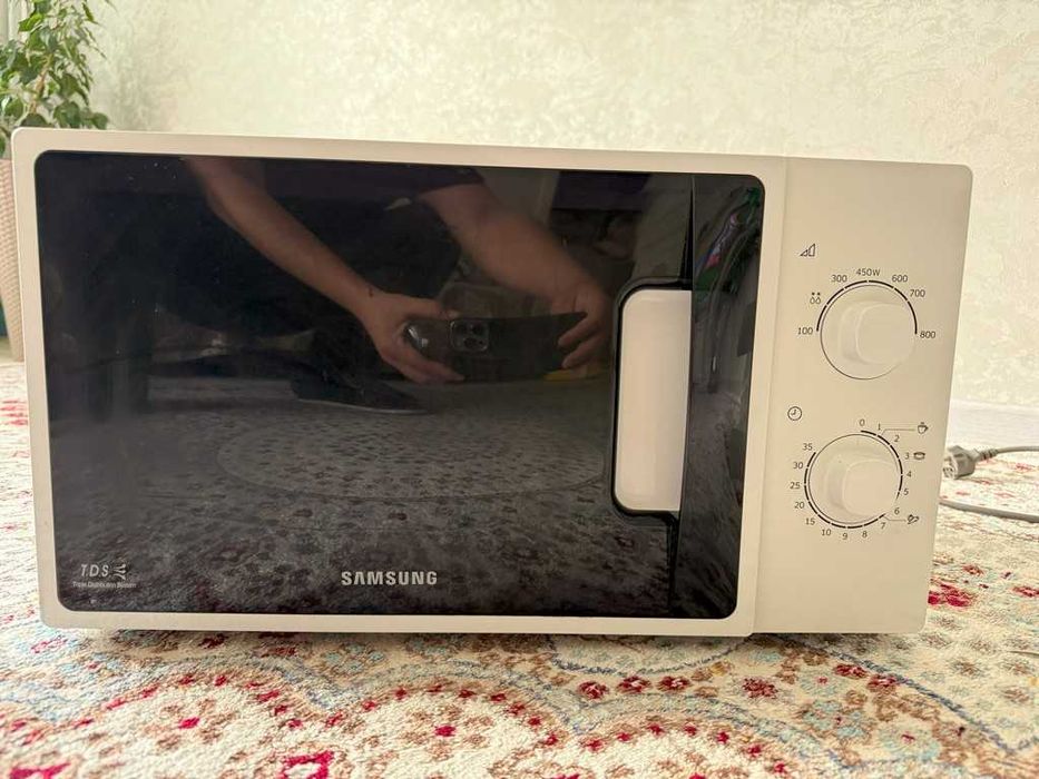 Микроволновая печь Samsung ME81ARW белый