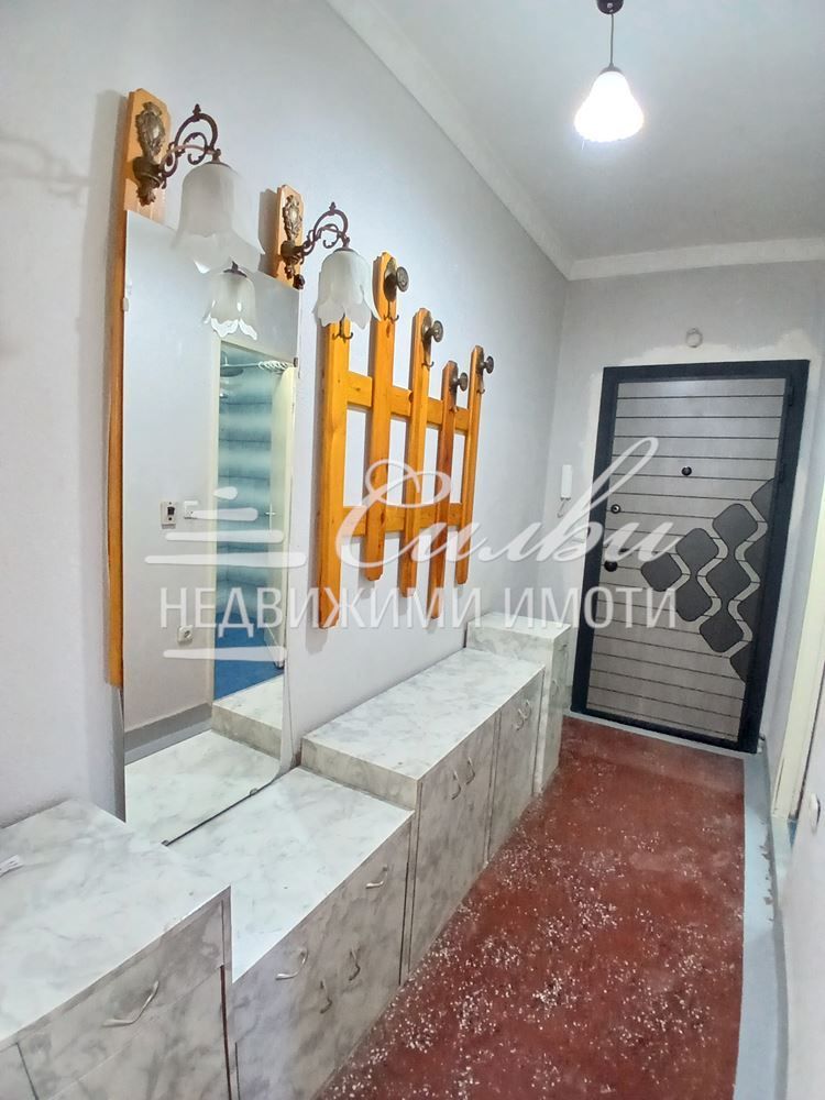 Продава се Двустаен апартамент в Шумен, Тракия - 62 кв.м за 1316 €/кв.м - Снимка #7