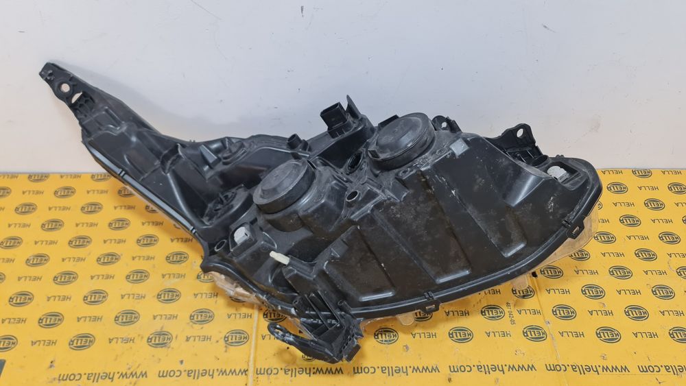 Far stanga Peugeot 208 2012+ 9802221880