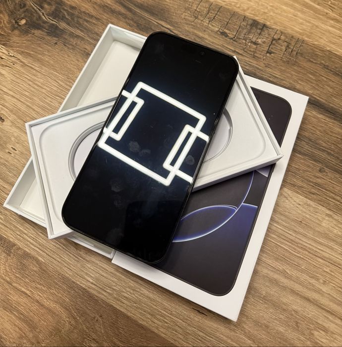 2 x iPhone 16 Pro Max