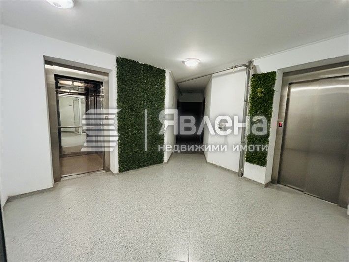 Продава се Тристаен апартамент в Варна, Левски - 111 кв.м за 1856 €/кв.м - Снимка #9