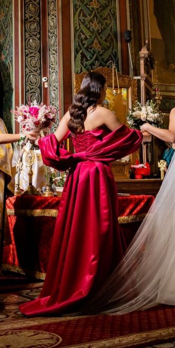 Rochie fucsia eleganta - corset si trena detasabila