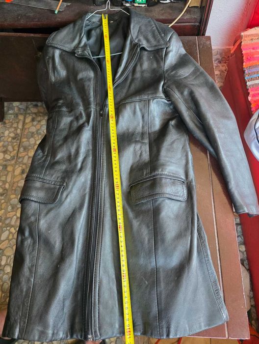 Haina piele dama culoare neagra, stare impecabila