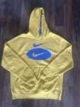 Продавам суичър на Nike