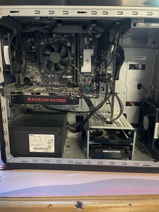 Pc lenovo i5-9400f 2.9 si Amd reyzen rx 5500