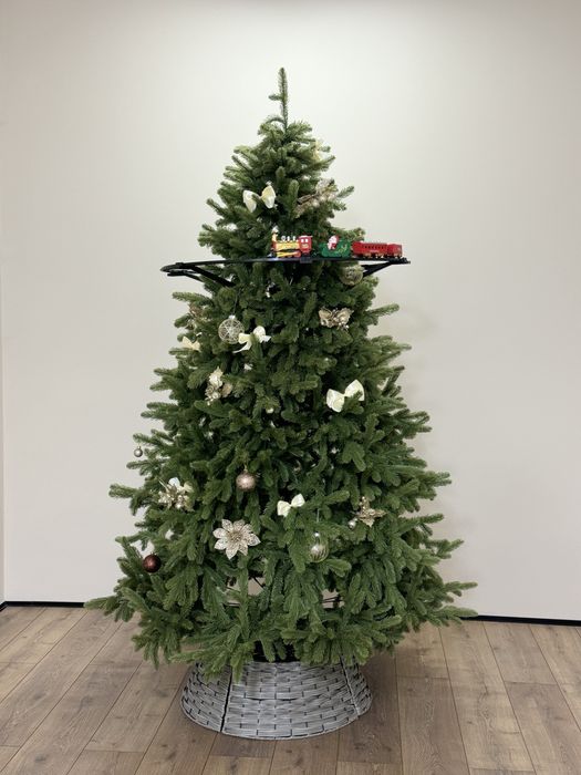 Искуственные елки + подарки