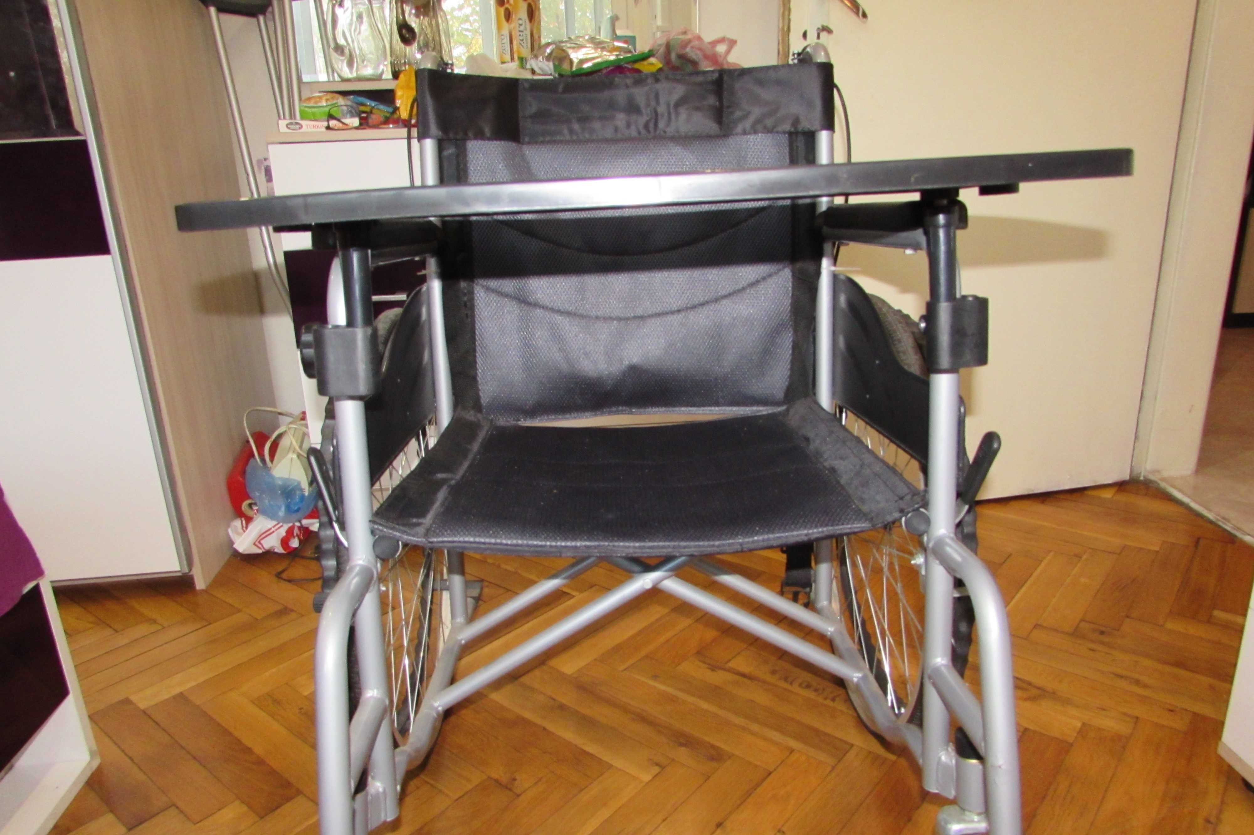 Рингова инвалидна количка + подарък масичка