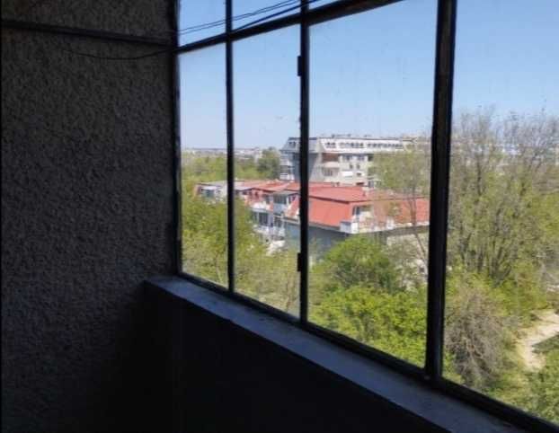 Тристаен апартамент + кухненски бокс и гараж