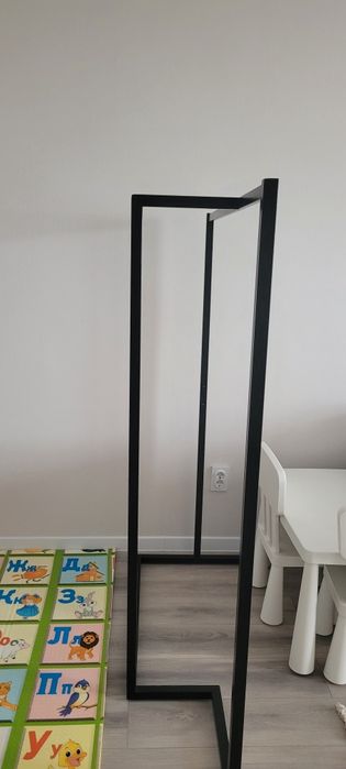 Стойка вешалка для вещей