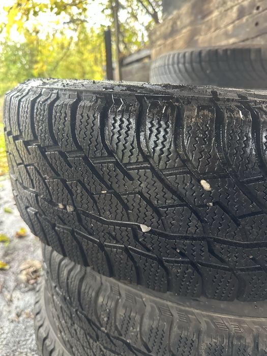 Гуми 235/60/18 зимни