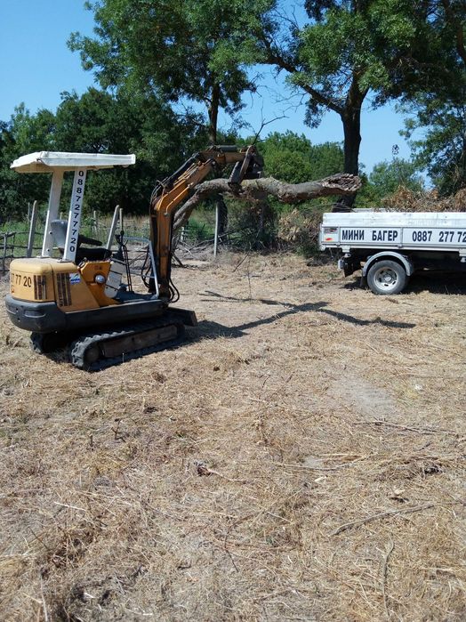 Услуги с мини багер, бобкат, и малък самосвал.