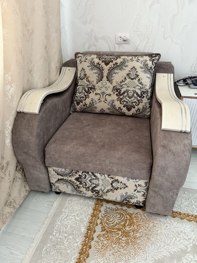 Продается диван и кресло