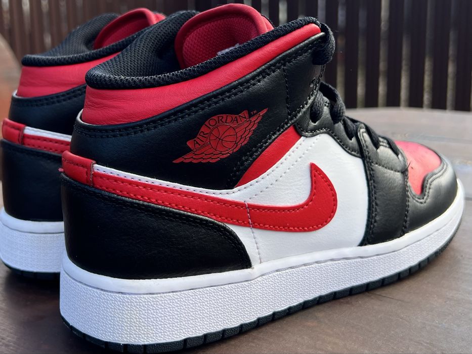 Air Jordan 1 Mid.. produs original