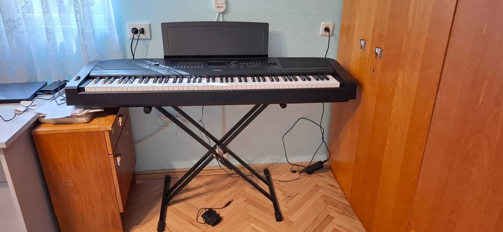 Пиано Yamaha DGX 670 B - Дигитално стейдж пиано, 88 клавиша